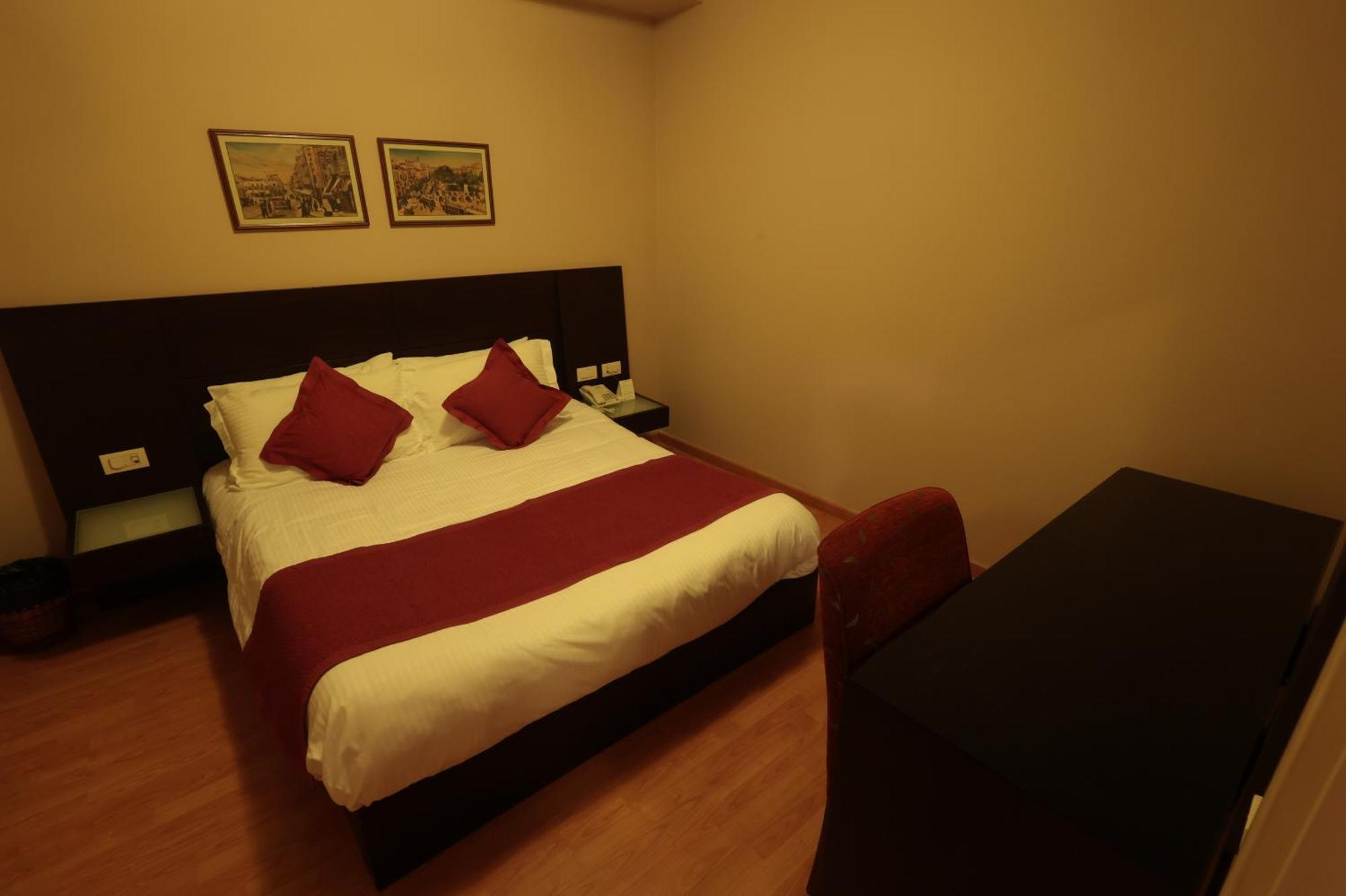 Monteverde Hotel Beit Mery Ngoại thất bức ảnh